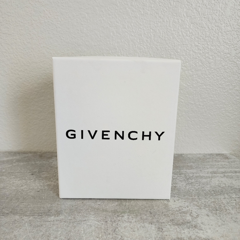EMPTY Givenchy Classic White Black Gift Box Stage Box